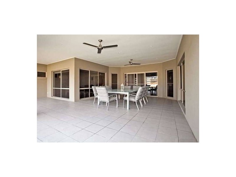 7 Meadow Court, Maudsland QLD 4210