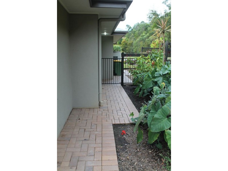 7 Meadow Court, Maudsland QLD 4210