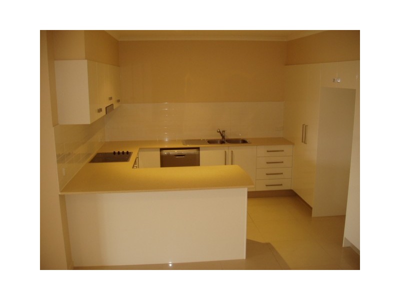 24 Parker Street, Labrador QLD 4215