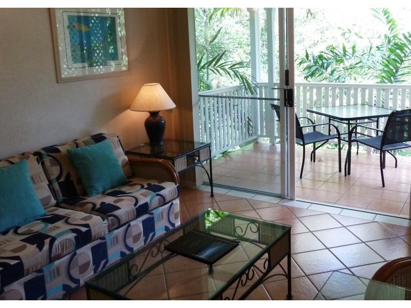 6 Triton St, Palm Cove QLD 4879