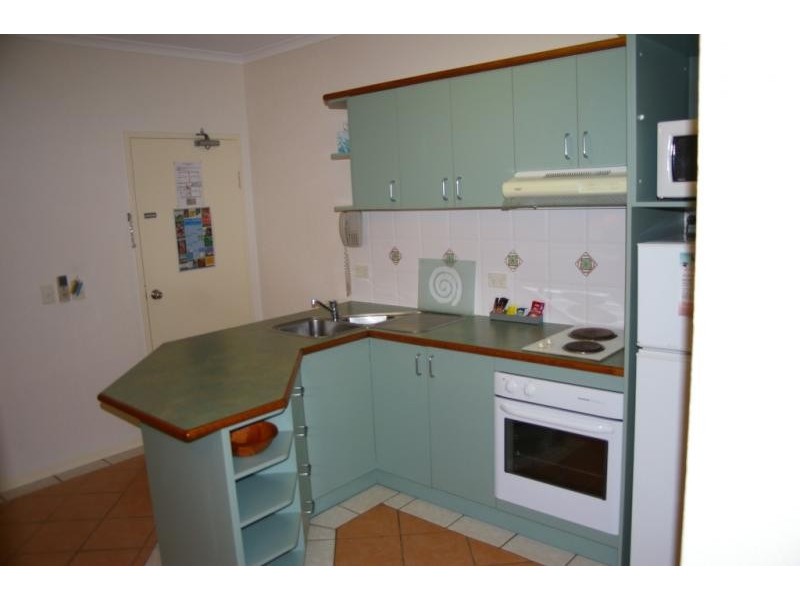 6 Triton St, Palm Cove QLD 4879