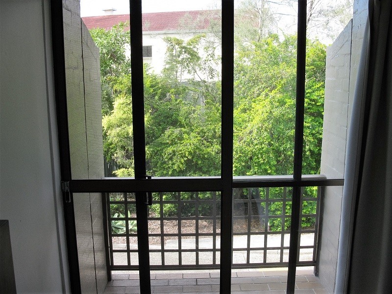 111 Markeri Street, Mermaid Waters QLD 4218