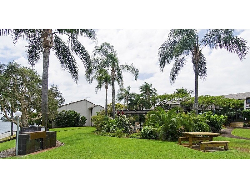 111 Markeri Street, Mermaid Waters QLD 4218