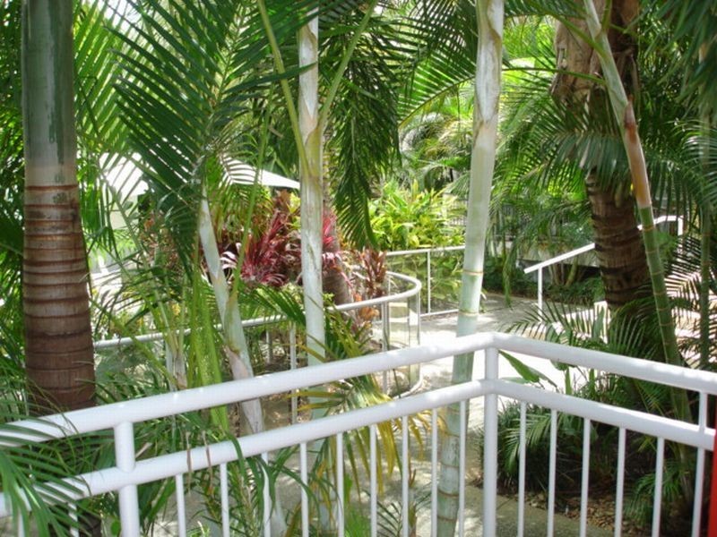 13 Bright Avenue, Labrador QLD 4215