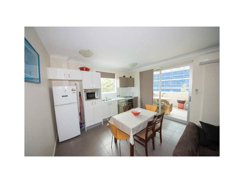 2/803 MAIN STREET, Kangaroo Point QLD 4169