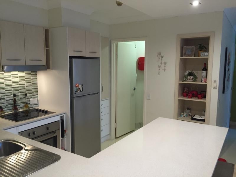 2/3576 Main Beach Parade, Main Beach QLD 4217