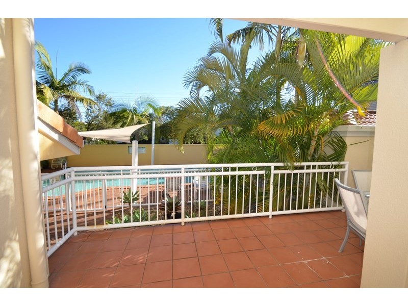 1/37 Mawarra Street, Chevron Island QLD 4217