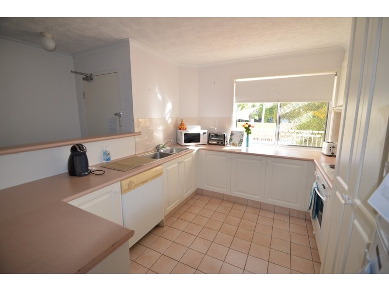 1/37 Mawarra Street, Chevron Island QLD 4217