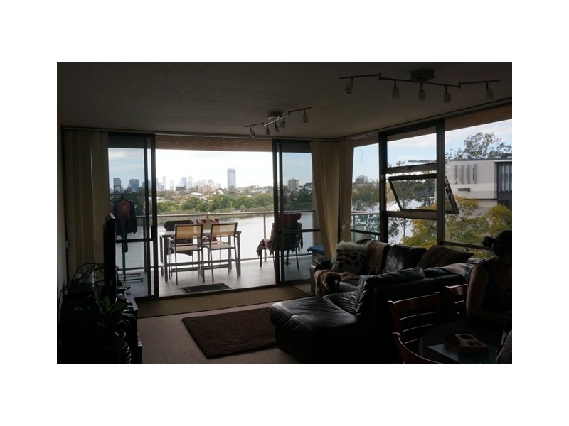 24/72 Sandford Street, St Lucia QLD 4067