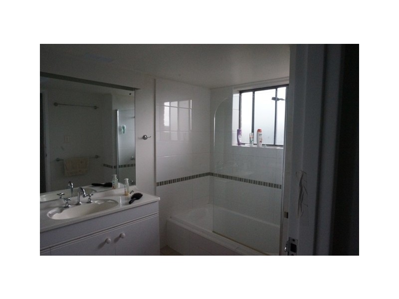 24/72 Sandford Street, St Lucia QLD 4067