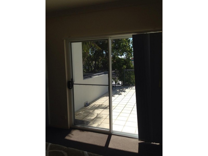 36 BURRA ST, Chevron Island QLD 4217
