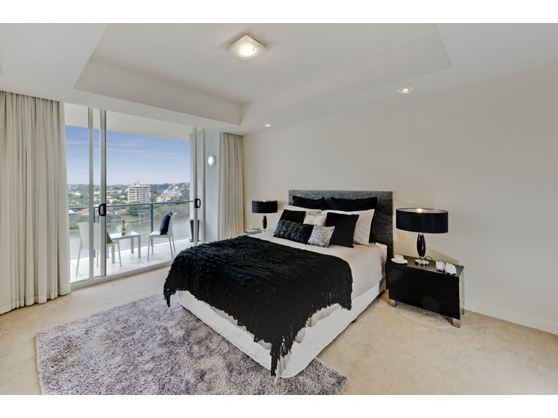 98 Thorn St, Kangaroo Point QLD 4169