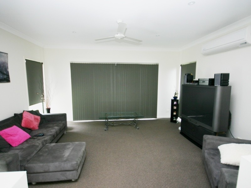 70/19 Santa Barbara Road, Hope Island QLD 4212