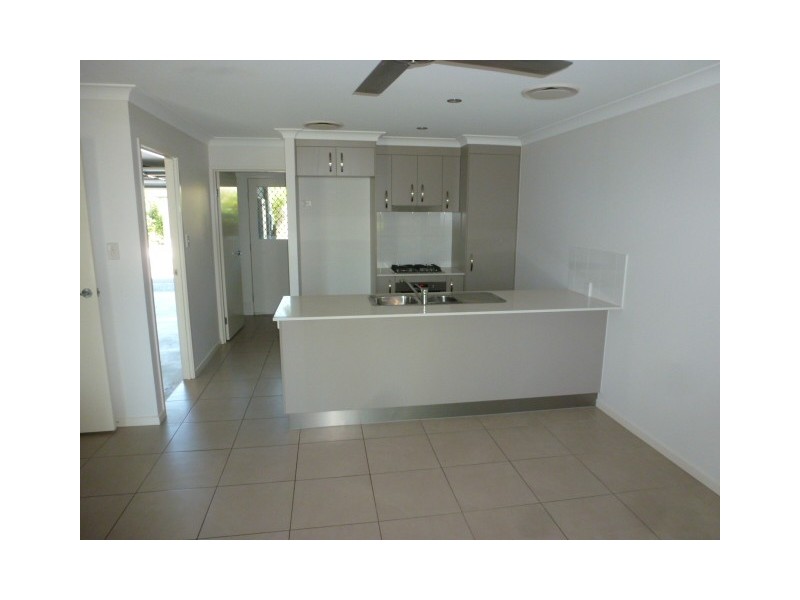 86 Carselgrove Ave, Fitzgibbon QLD 4018