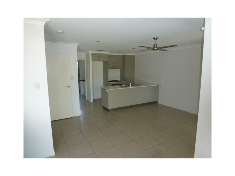 86 Carselgrove Ave, Fitzgibbon QLD 4018