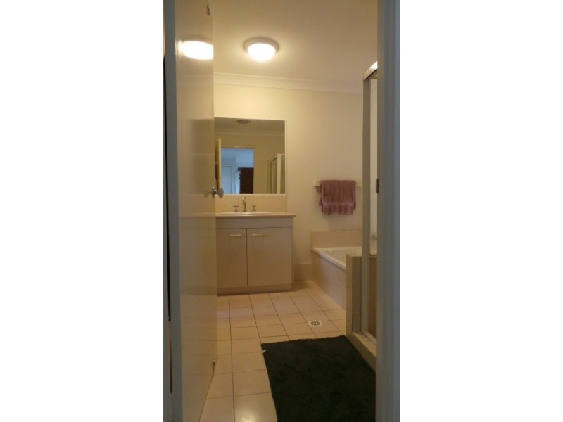 A/757 Ashmore Road, Ashmore QLD 4214