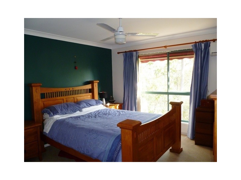 6 Crestridge Crescent, Oxenford QLD 4210