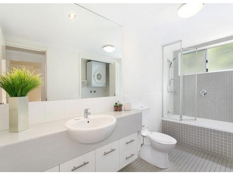 13/2 Campbell St, Toowong QLD 4066