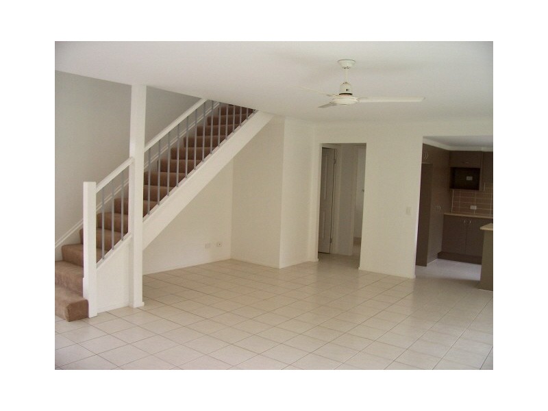 8/29 Lachlan Drive, Wakerley QLD 4154