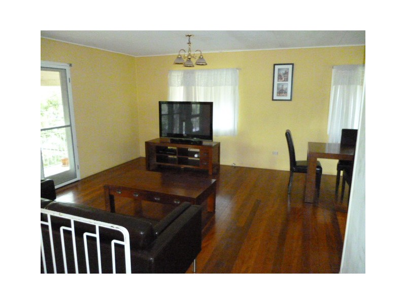 38 Newcomen Street, Indooroopilly QLD 4068