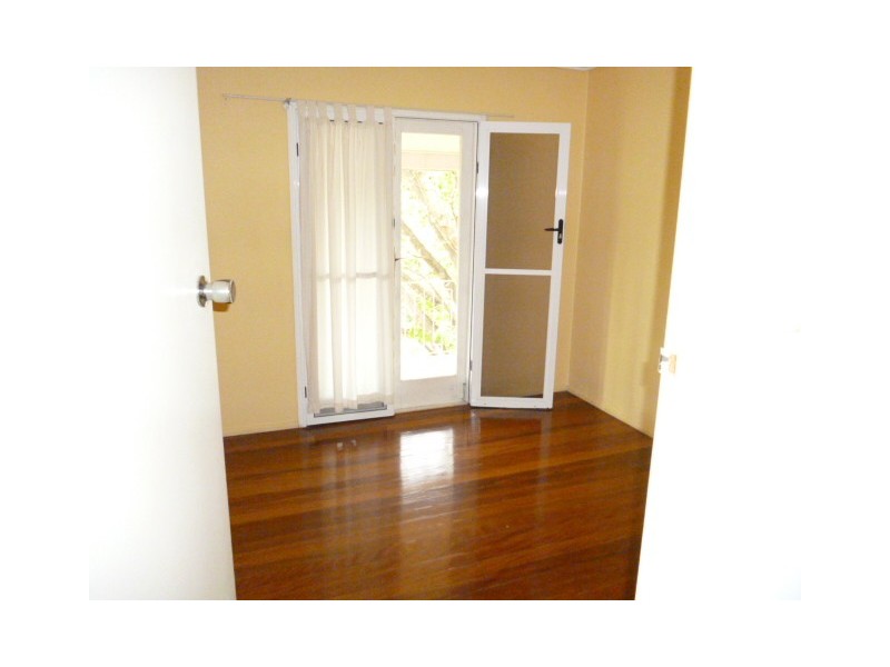 38 Newcomen Street, Indooroopilly QLD 4068