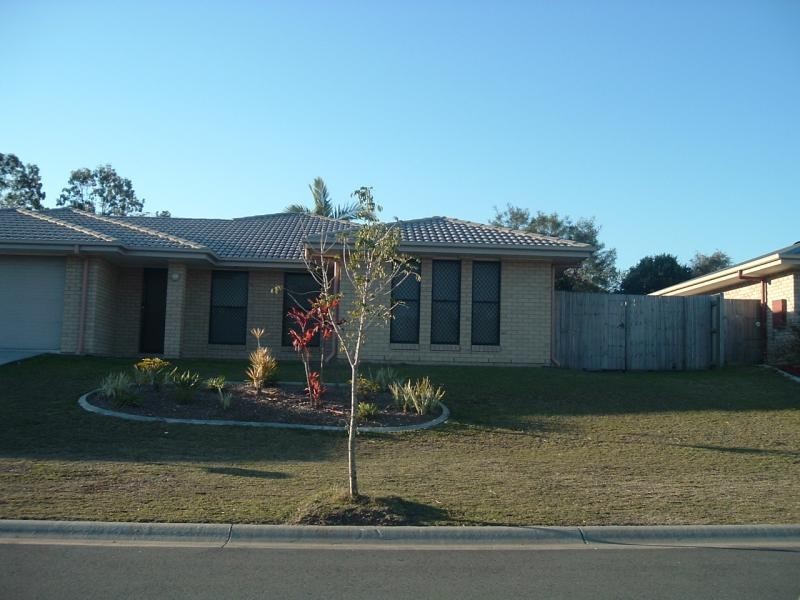 4 Shearwater Street, Loganlea QLD 4131