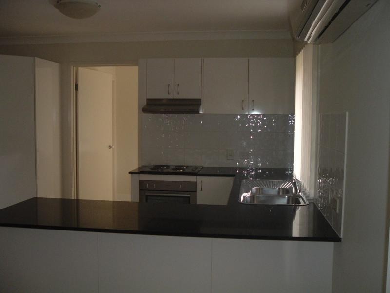 4 Shearwater Street, Loganlea QLD 4131