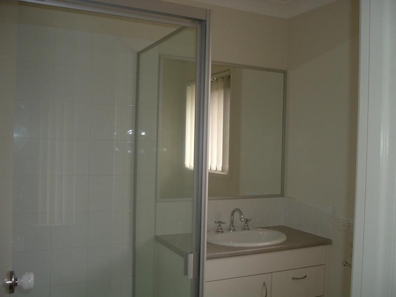 4 Shearwater Street, Loganlea QLD 4131