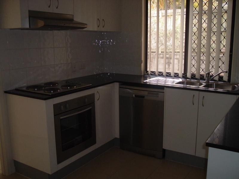 4 Shearwater Street, Loganlea QLD 4131
