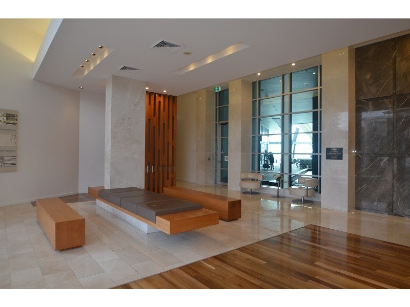 300 Marine Parade, Labrador QLD 4215