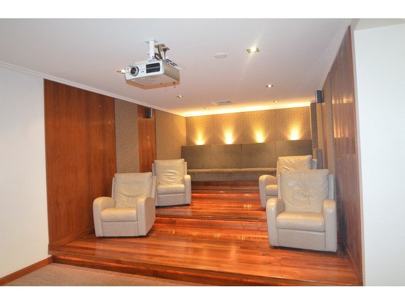 300 Marine Parade, Labrador QLD 4215