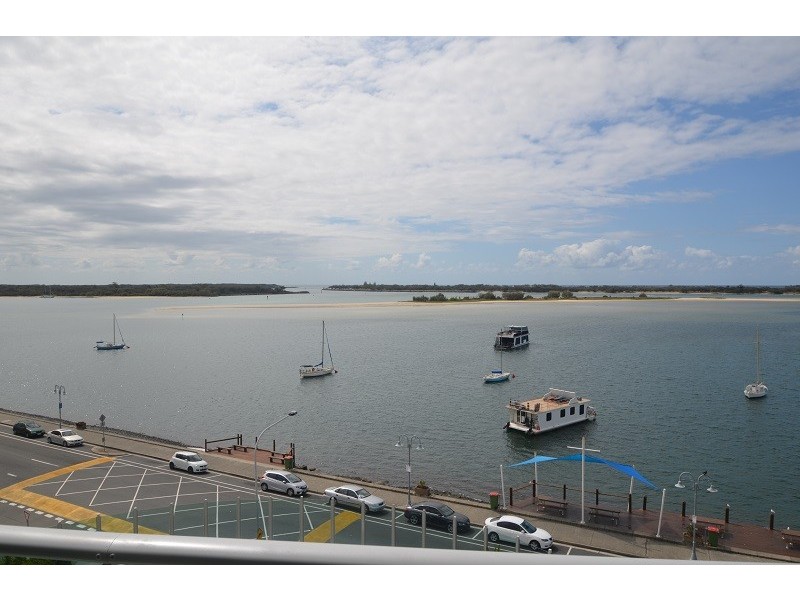 300 Marine Parade, Labrador QLD 4215