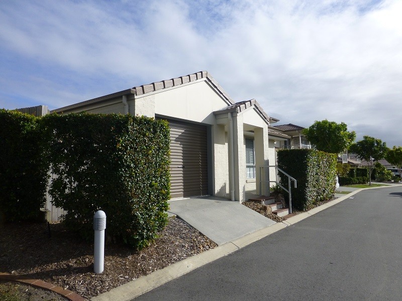&/30 Carmarthen Circuit, Pacific Pines QLD 4211