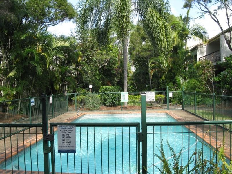 111 Markeri Street, Mermaid Waters QLD 4218