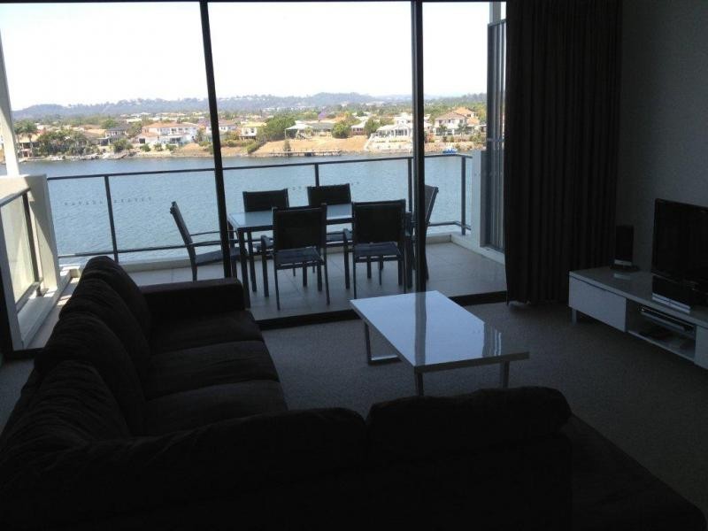 A3/9 Moores Crescent, Varsity Lakes QLD 4227