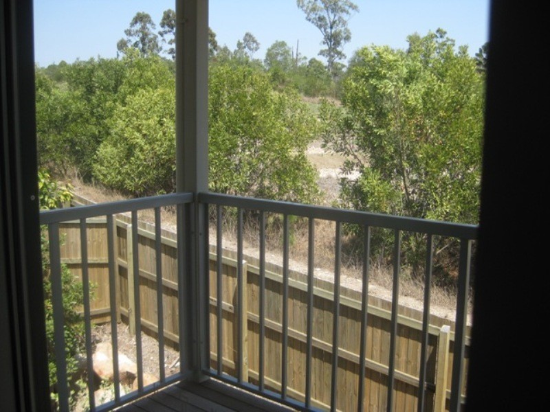 &/30 Carmarthen Circuit, Pacific Pines QLD 4211