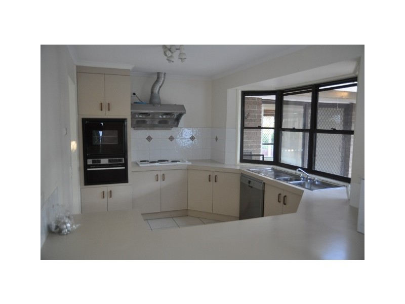 10 Kurru St, Eight Mile Plains QLD 4113