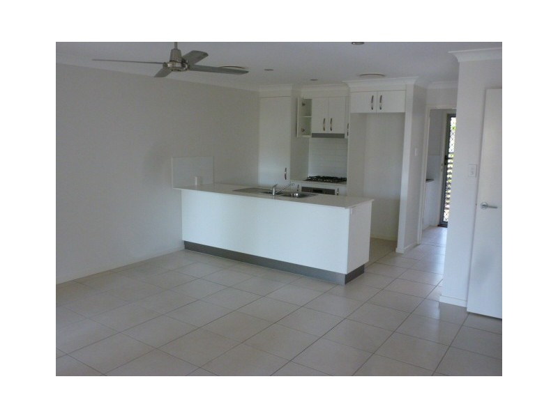 86 Carselgrove Ave, Fitzgibbon QLD 4018