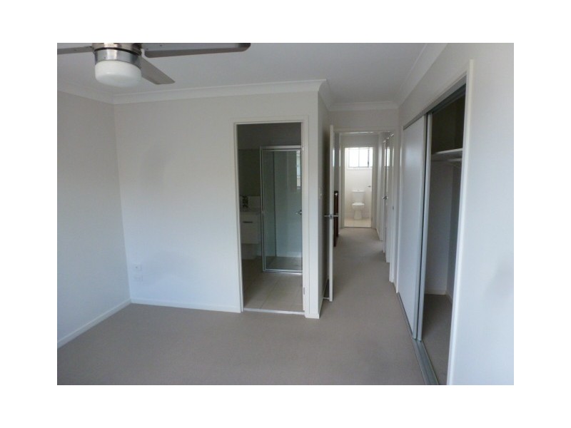 86 Carselgrove Ave, Fitzgibbon QLD 4018