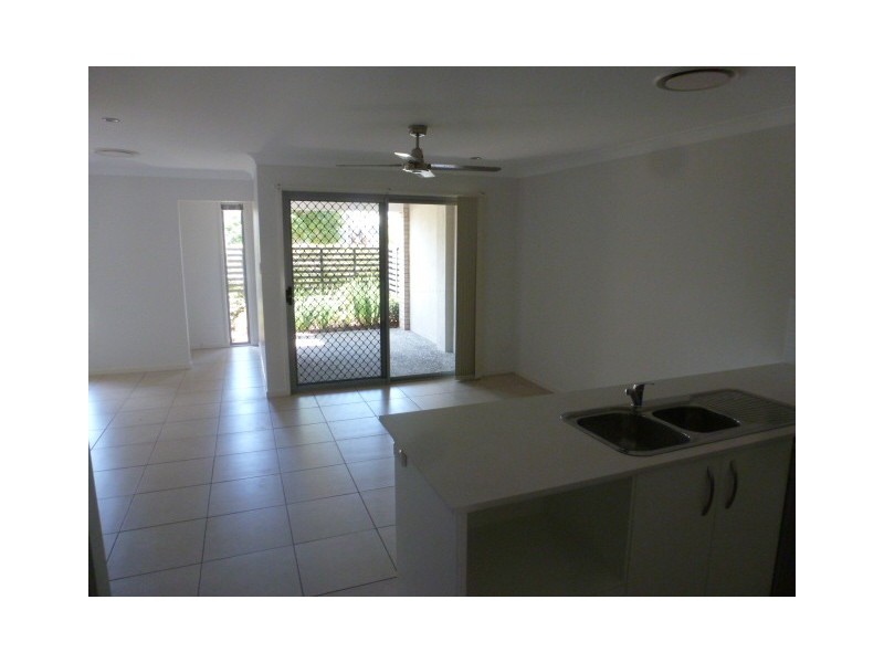 86 Carselgrove Ave, Fitzgibbon QLD 4018