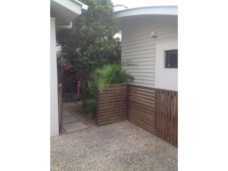 1/4 Hans Boysen Drive, Mudjimba QLD 4564