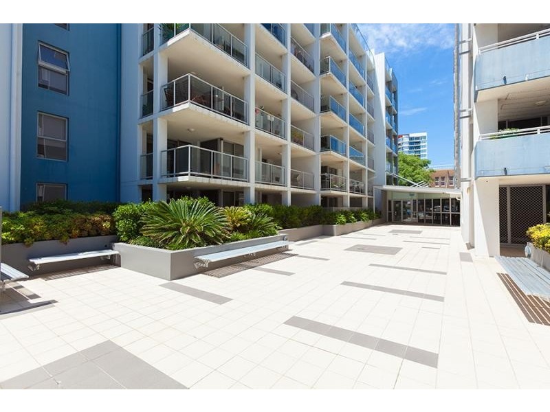 S13/8 Cordelia st, South Brisbane QLD 4101