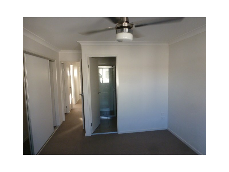 86 Carselgrove Ave, Fitzgibbon QLD 4018