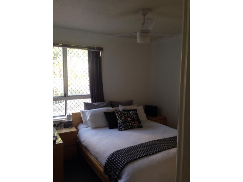 7-9 Illawong Street, Chevron Island QLD 4217