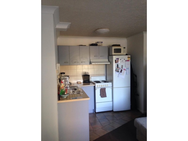 7-9 Illawong Street, Chevron Island QLD 4217