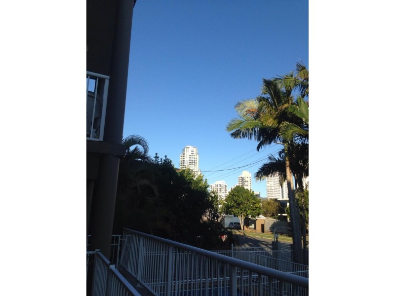 7-9 Illawong Street, Chevron Island QLD 4217