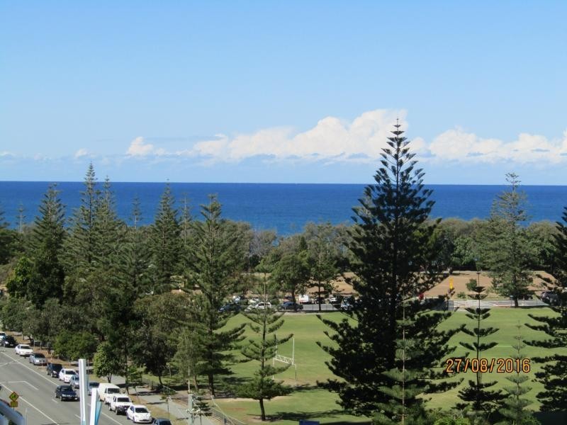 32 Surf Parade, Broadbeach QLD 4218