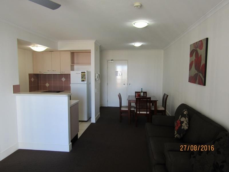 32 Surf Parade, Broadbeach QLD 4218