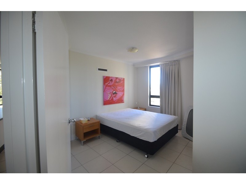 32 Surf Parade, Broadbeach QLD 4218