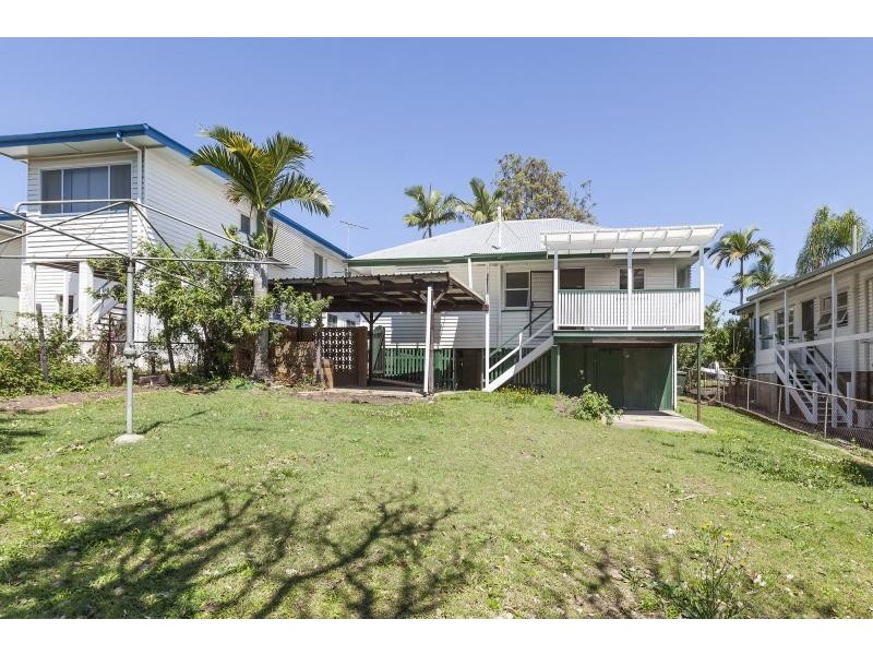 32 Curwen St, Chermside QLD 4032